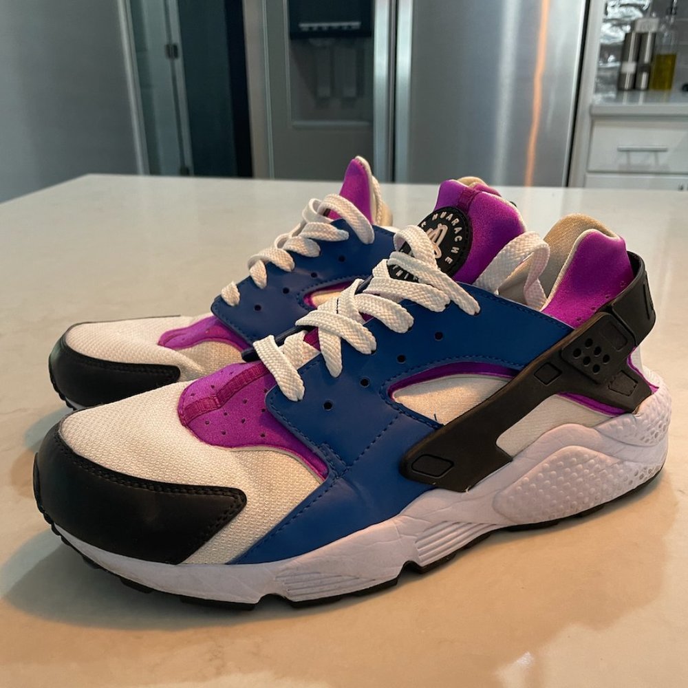 Nike Air Huarache (Size 11M)